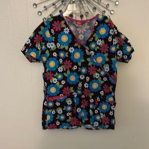 Flower scrub top